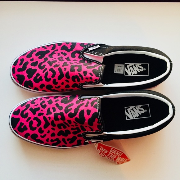 NWT Vans classic slip ons - Picture 4 of 4